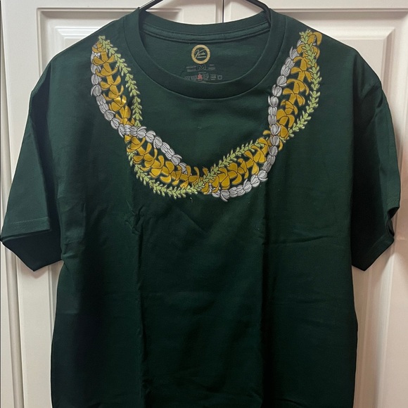Hawaiian Lei t-shirt - Picture 4 of 4